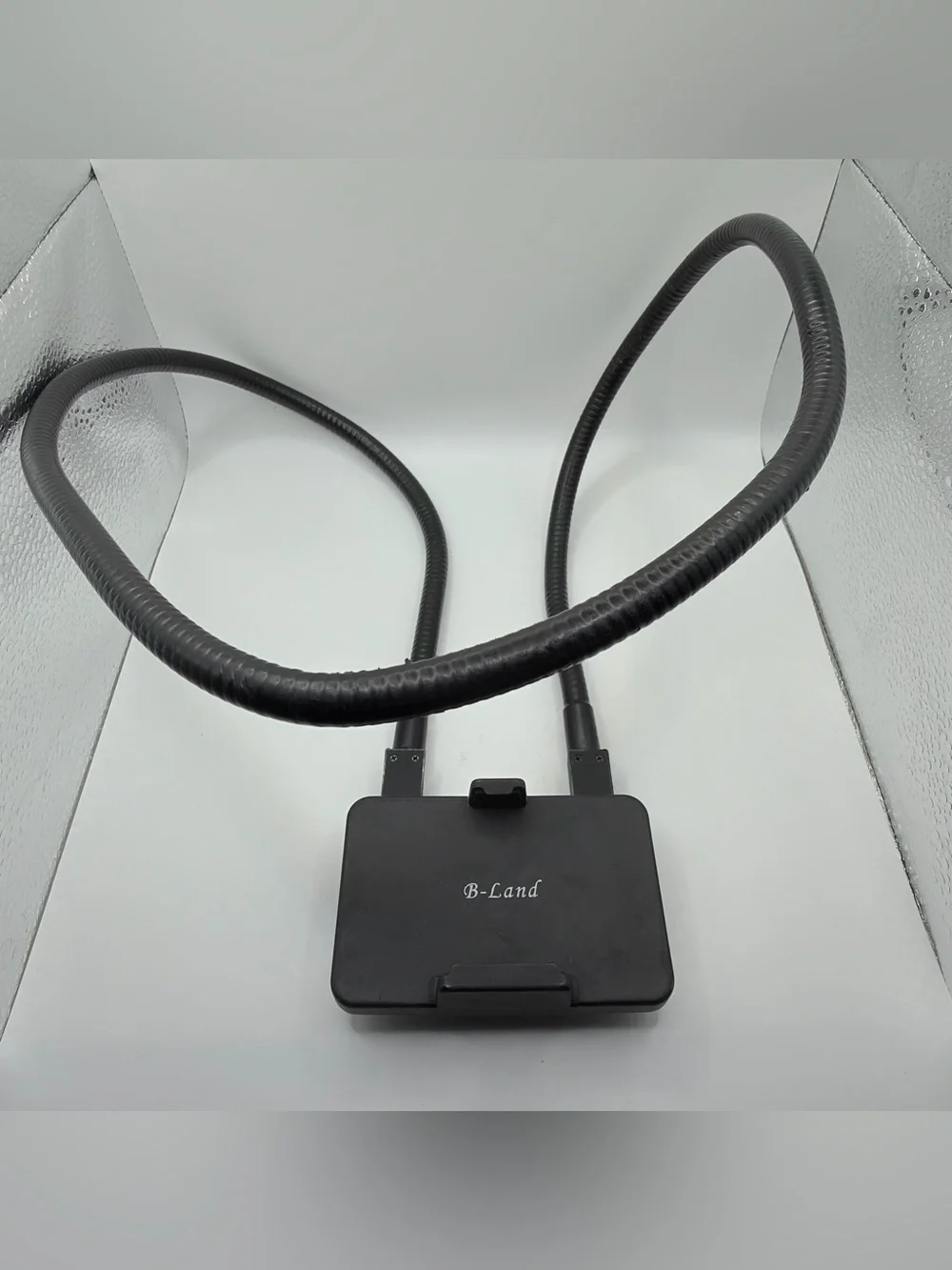 Black Hands-Free Phone Holder Neck Mount